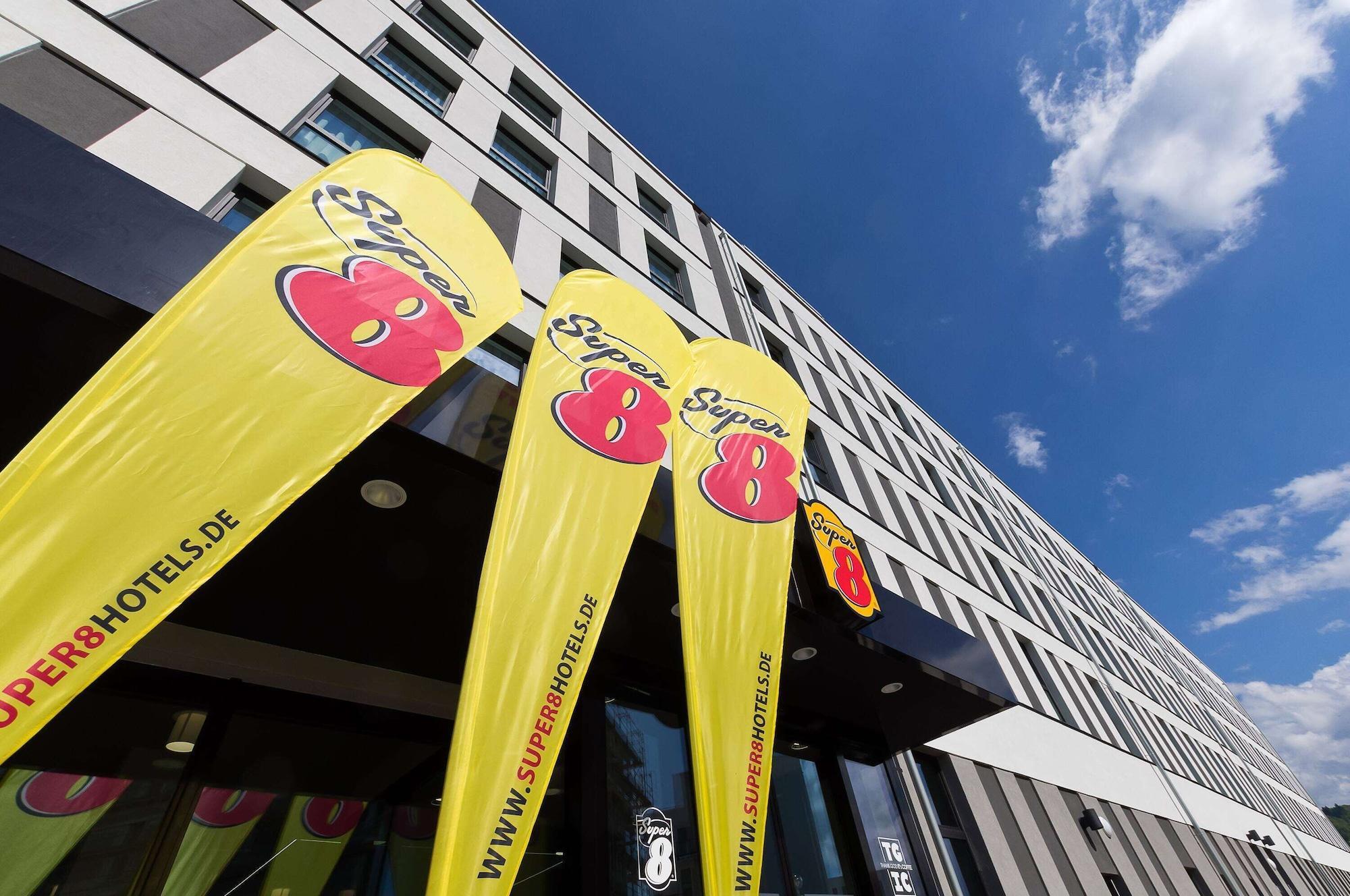 Super 8 By Wyndham Augsburg Exterior foto